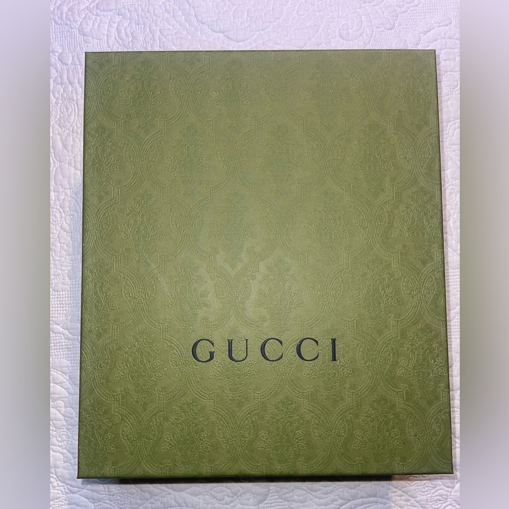 Authentic Gucci Green Shoe Box with Tissue paper